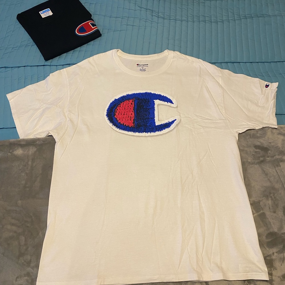 Champions graphic T-shirt (2) - Men’s 2XL (Worn)